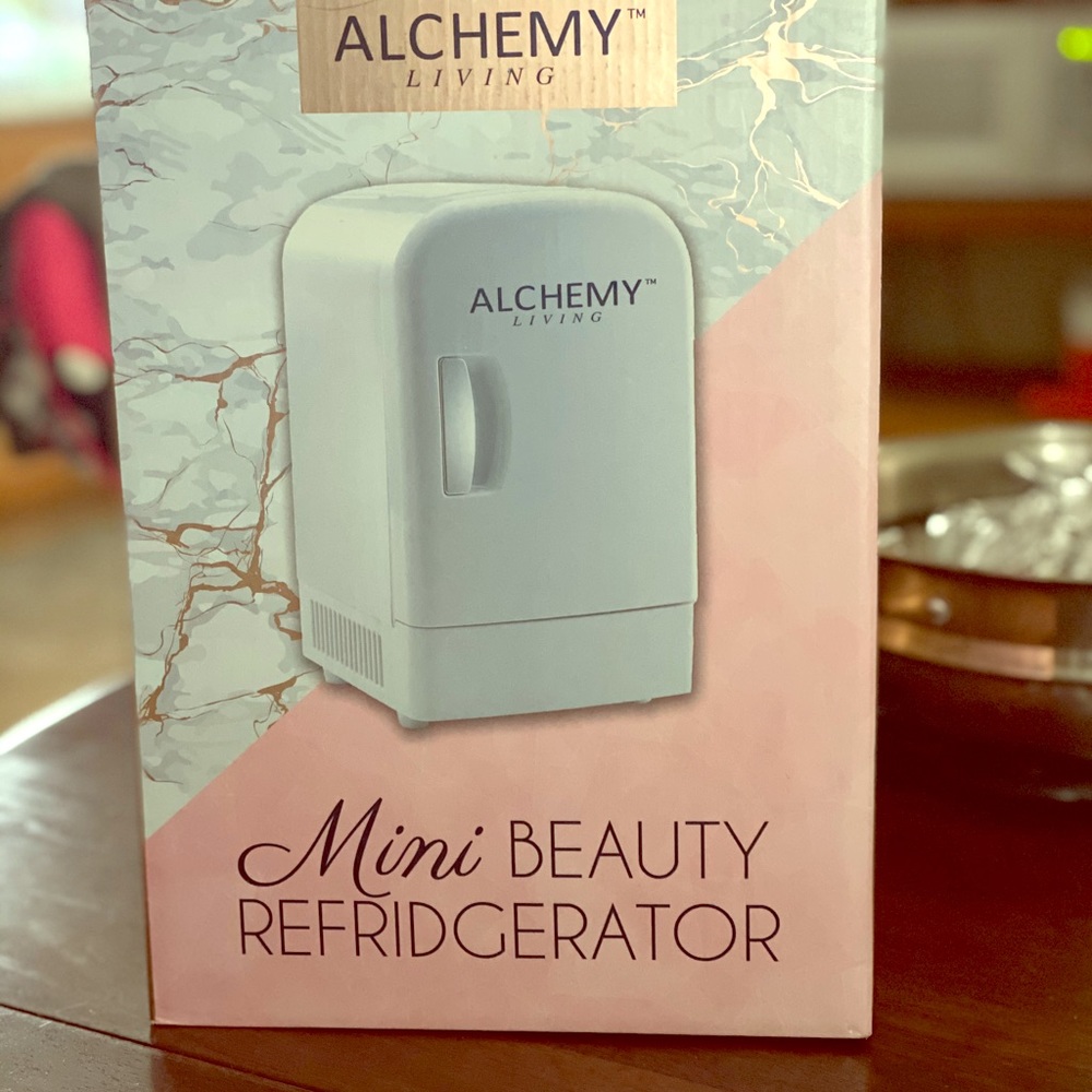 Beauty refrigerator